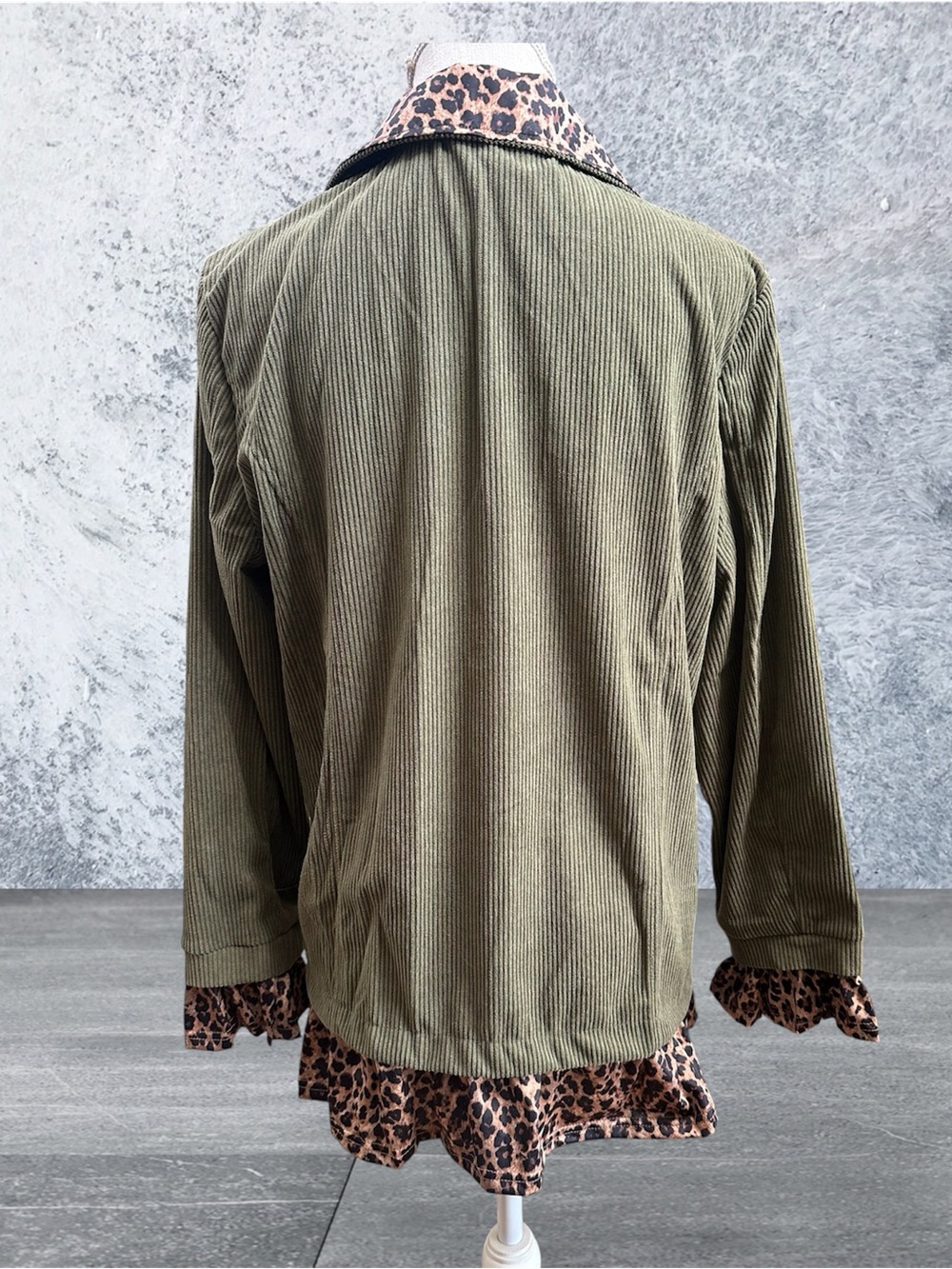 Cherrybetty Shacket army green sz XL w leopard hemline light cord jacket NWOT - Picture 5 of 14